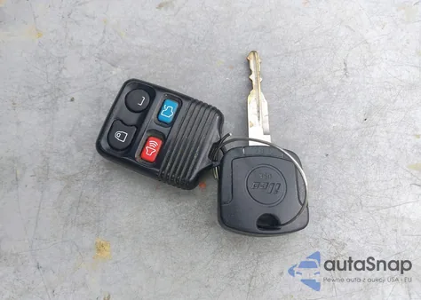 2009 Ford Escape Xlt z USA, uszkodzony, nr VIN 1FMCU03759KA59858